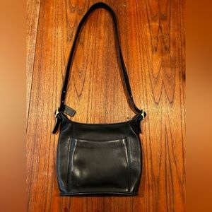 Vintage Coach 9816 Legacy Slim Duffle purse, great condition